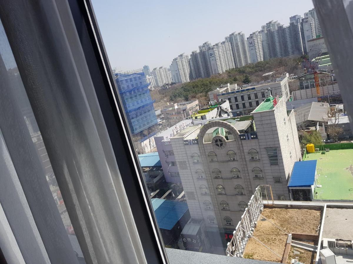 Vella Suite Hotel Suwon Exterior foto